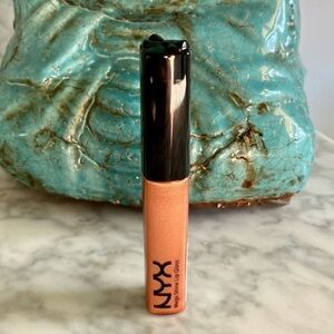 NYX New Mega Shine Lip Gloss in Chestnut LG117